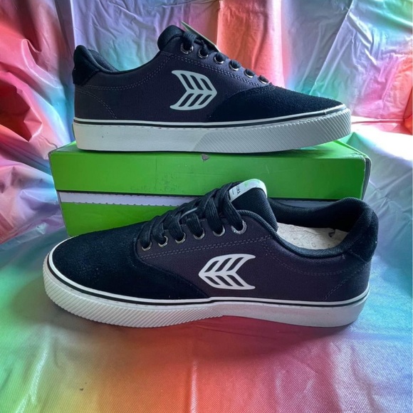 NAICO, skate jet black suede, dark grey canvas, ivory logo shoes. - Picture 1 of 3